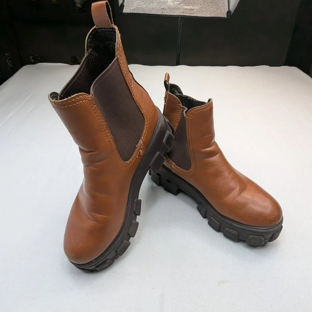 Circus by Sam Edelman Tan Chelsea Lug Sole Boots Size 10